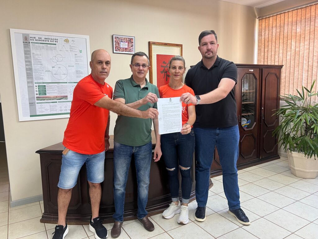Teve início em Santa Rosa o projeto "Atletismo na Escola", implementado em três instituições da Rede Municipal de Ensino